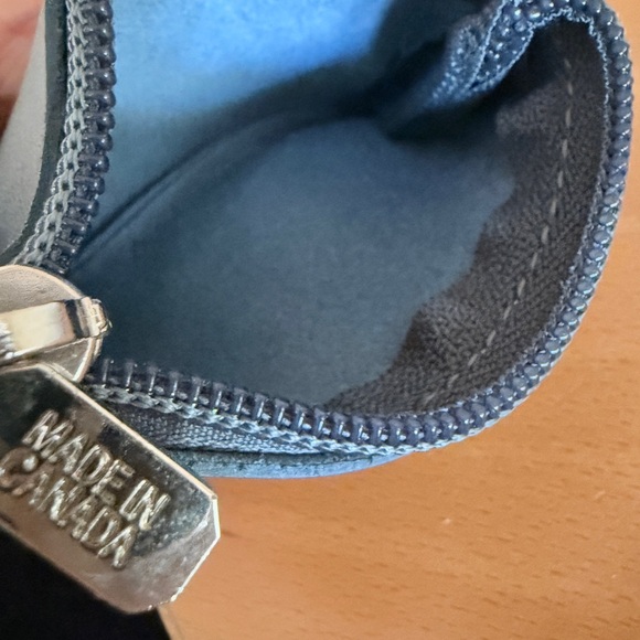 Roots leather pouch - Picture 5 of 5